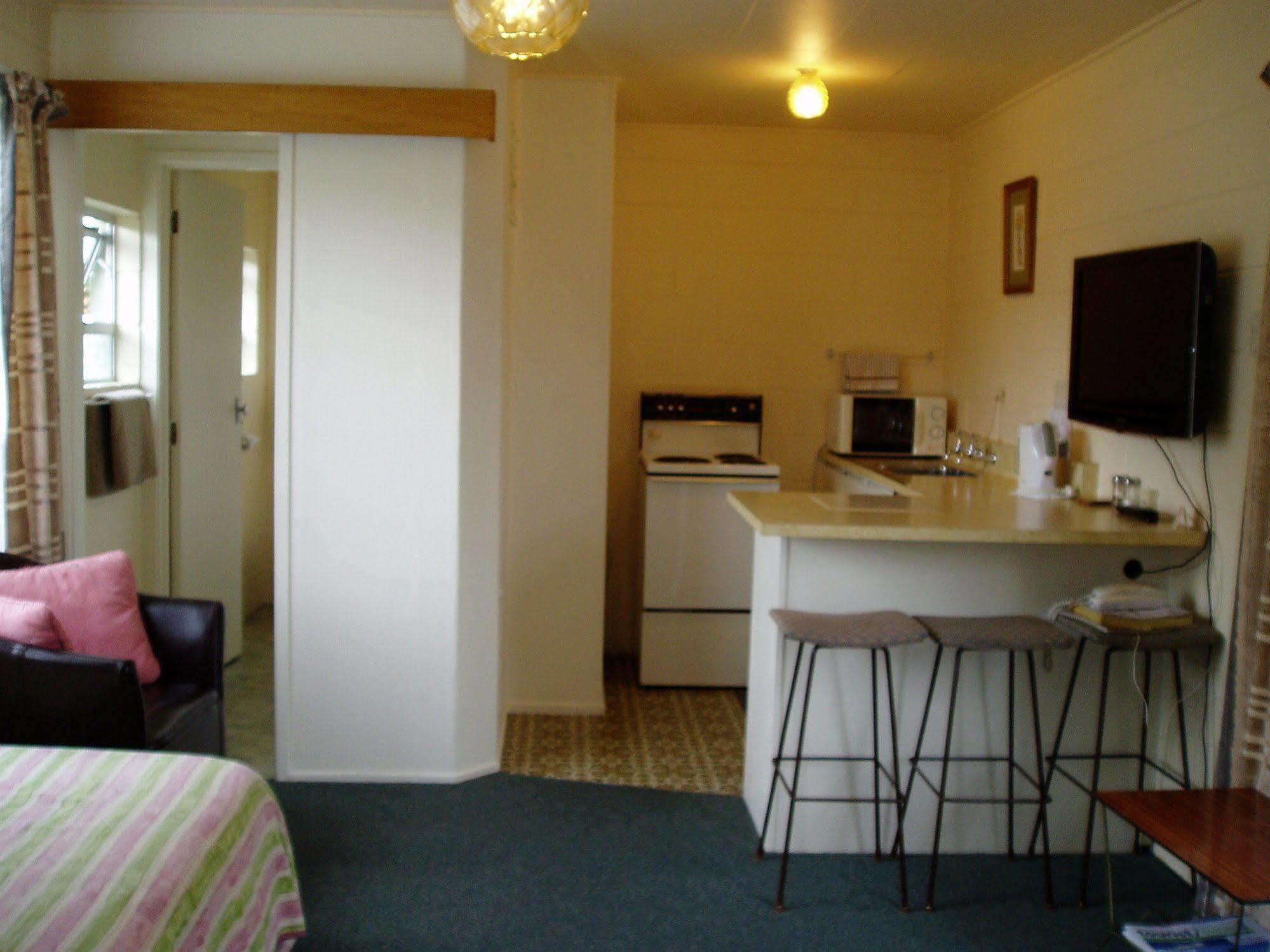 City Close Motel Napier Bagian luar foto