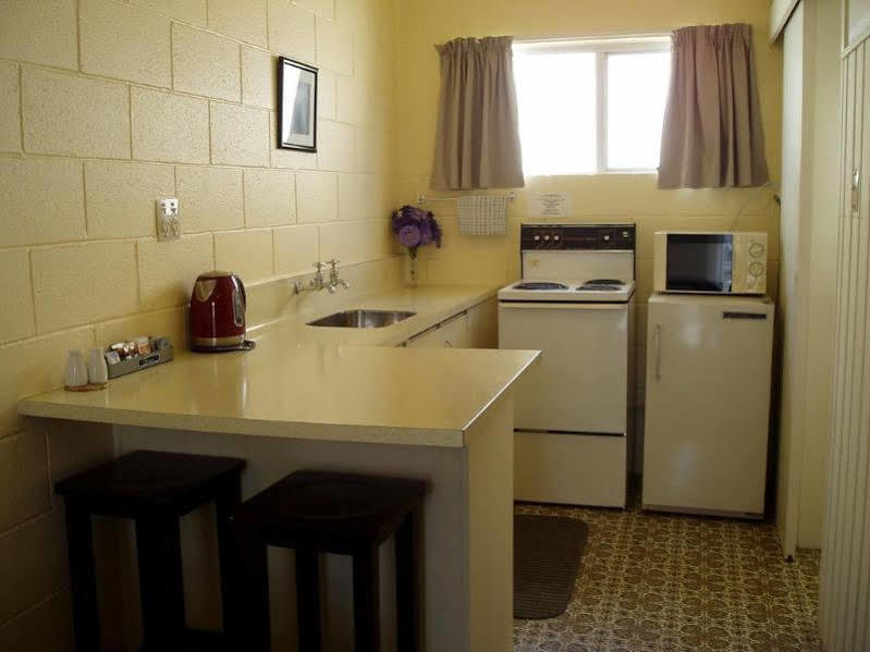 City Close Motel Napier Bagian luar foto