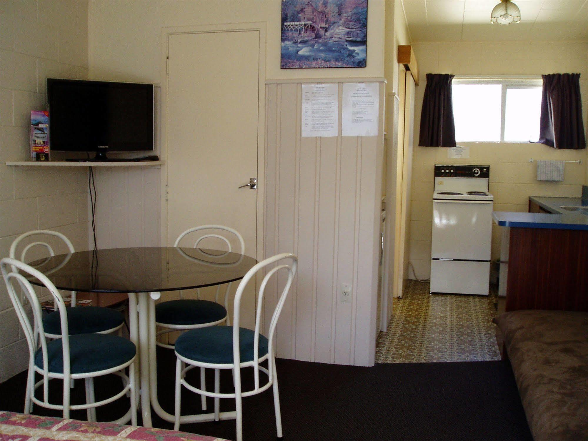 City Close Motel Napier Bagian luar foto